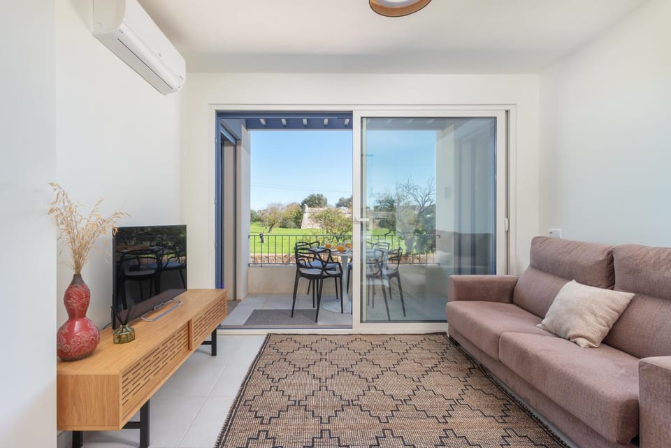 TV and multimedia, View (from property/room), Balcony/Terrace, Living room