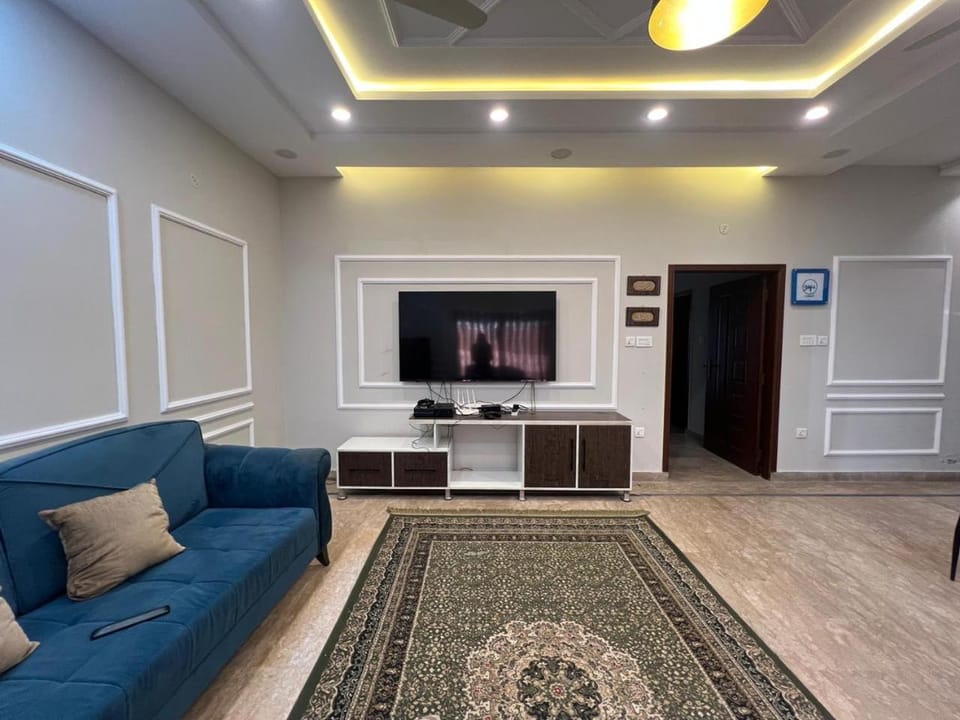 Communal lounge/ TV room, Living room
