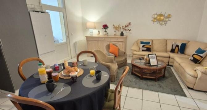 Living room, Seating area, Dining area