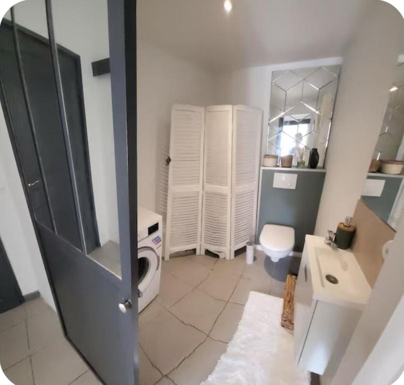 Toilet, Bathroom
