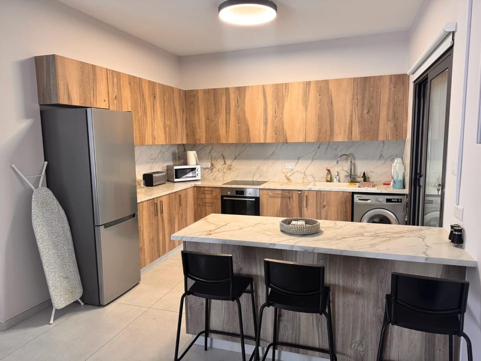 Villa - Sleeps 6 - Near Local Attractions House in Germasogeia