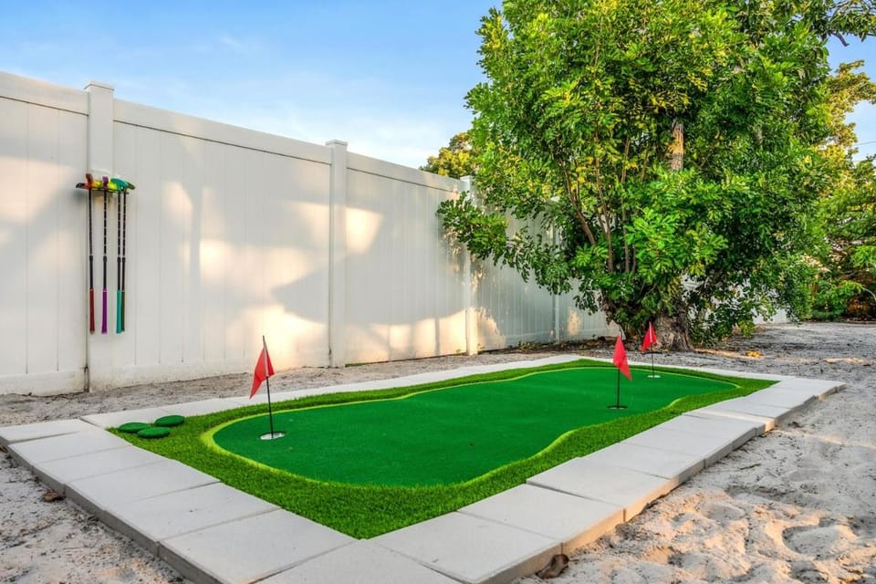 Near AMI Beach I Sand Volleyball I Saltwater pool House in Bradenton