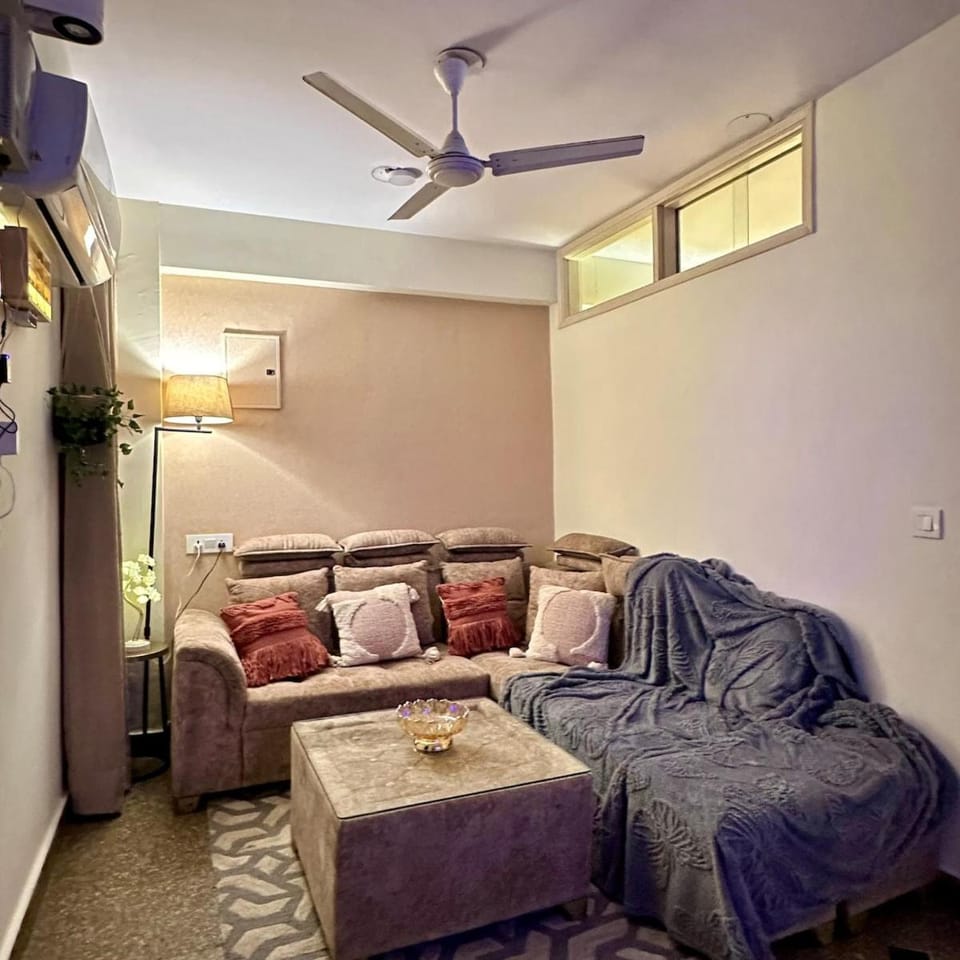 Cozy & Comfy 1BHK in Sector 46 Apartment in Noida