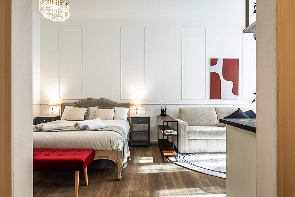 Bed, Living room, Seating area