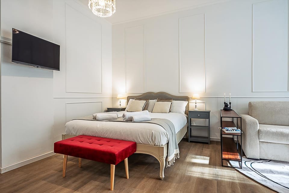 Bed, TV and multimedia, Photo of the whole room, Seating area
