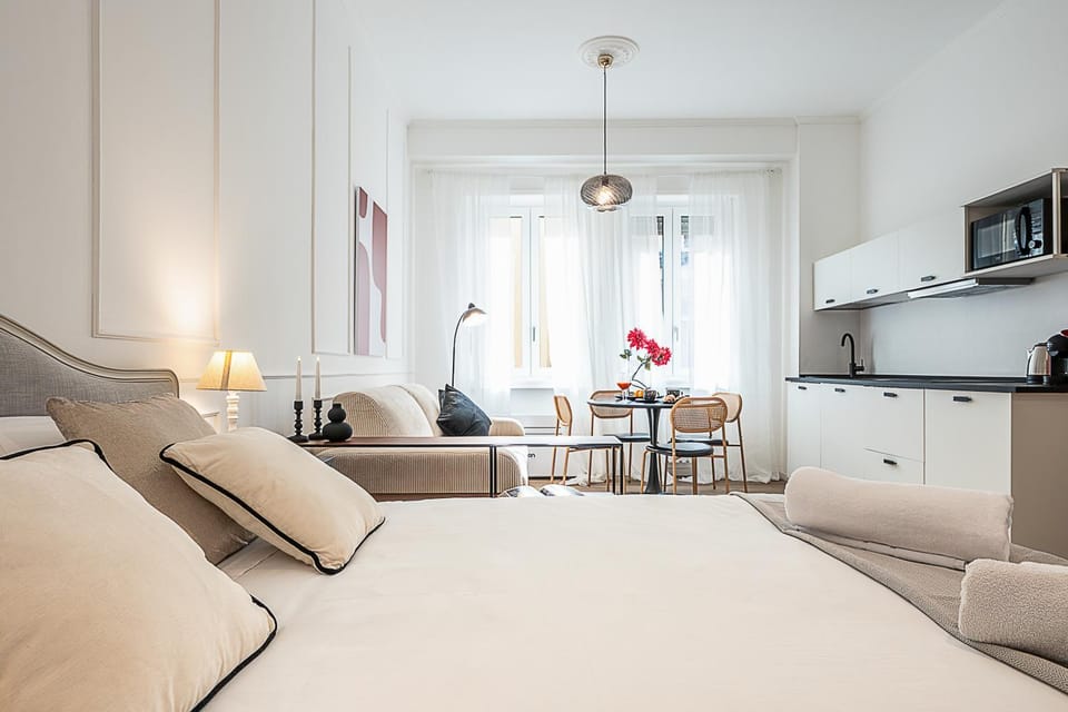 Bed, Living room, Photo of the whole room, Seating area, Dining area, Bedroom, stove