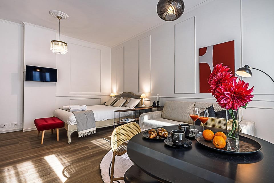 TV and multimedia, Living room, Seating area, Dining area