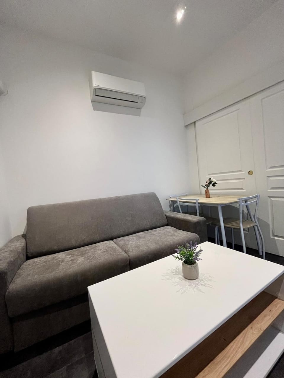 TV and multimedia, Living room, Dining area, heating, air conditioner