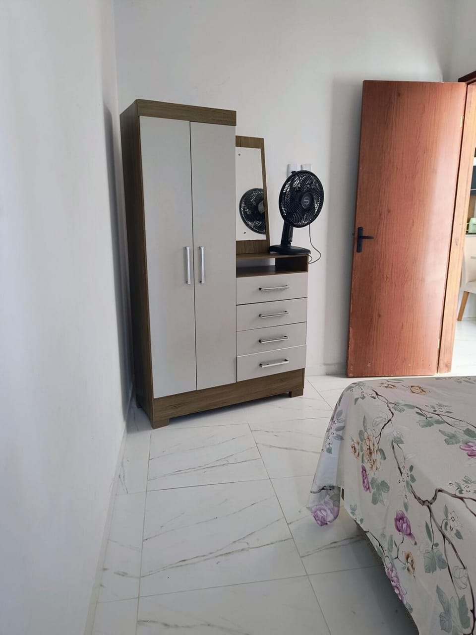 Bed, Photo of the whole room, Bedroom, wardrobe
