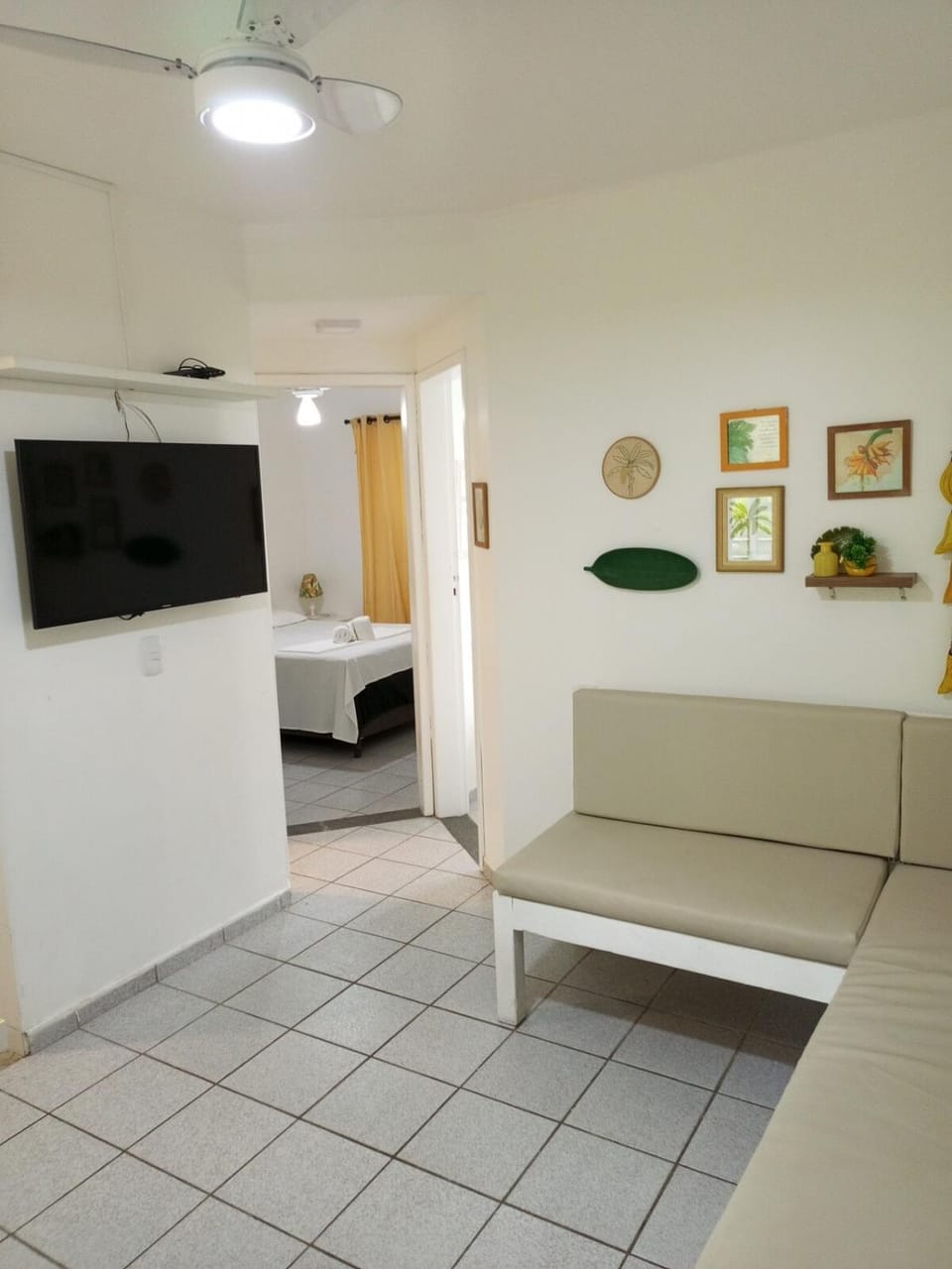 Communal lounge/ TV room, TV and multimedia, Photo of the whole room, Seating area, Bedroom