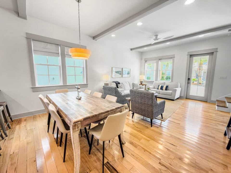 Living room, Seating area, Dining area