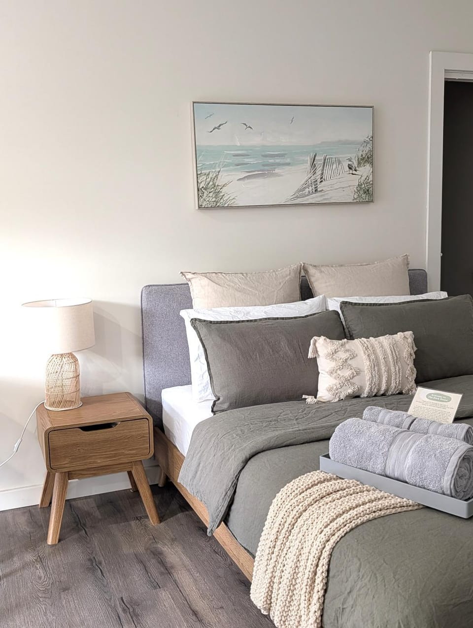 The Duck House: Modern, Rural, 3 min drive to town House in Kingscote