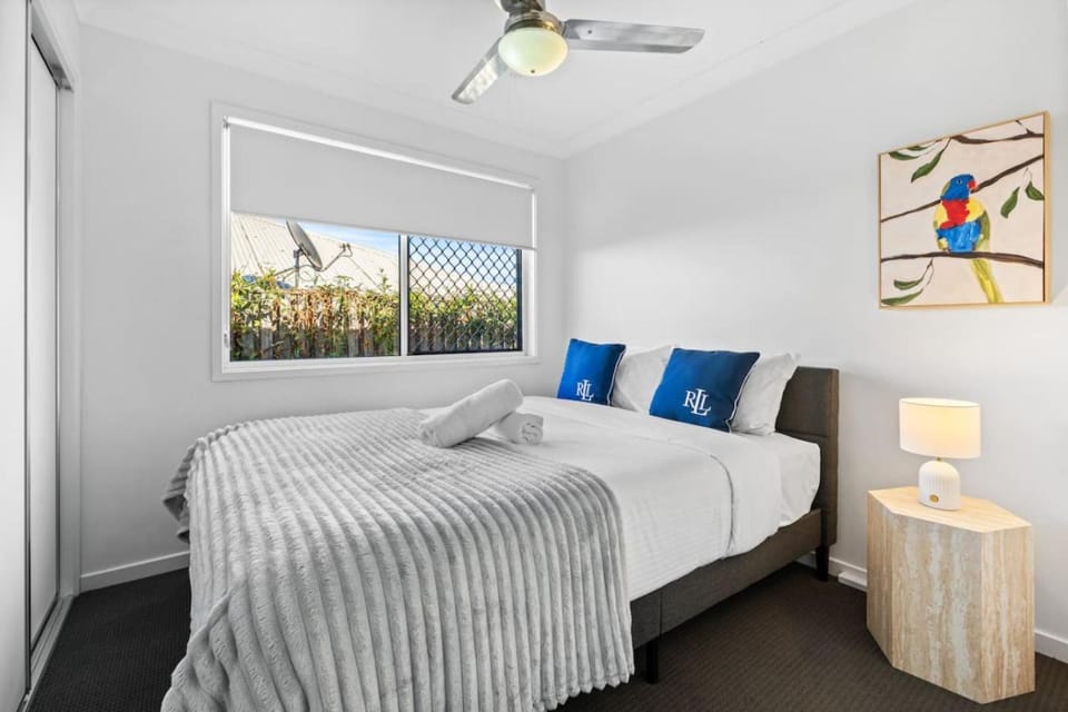 Cozy 2BR Home Quiet Bellbird Park Stay House in Brisbane