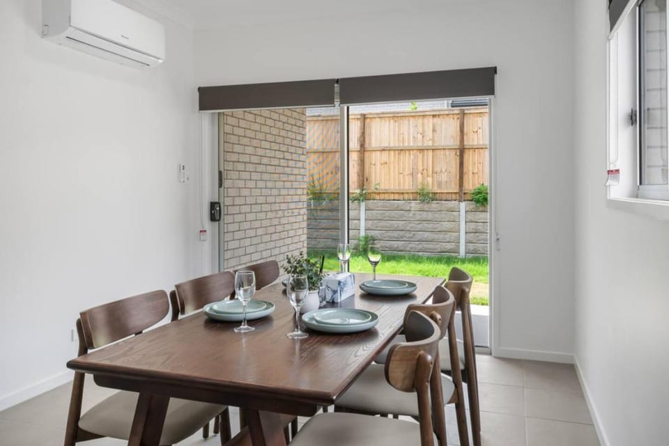 Brand New Convenient Family Home with Workspace House in Brisbane