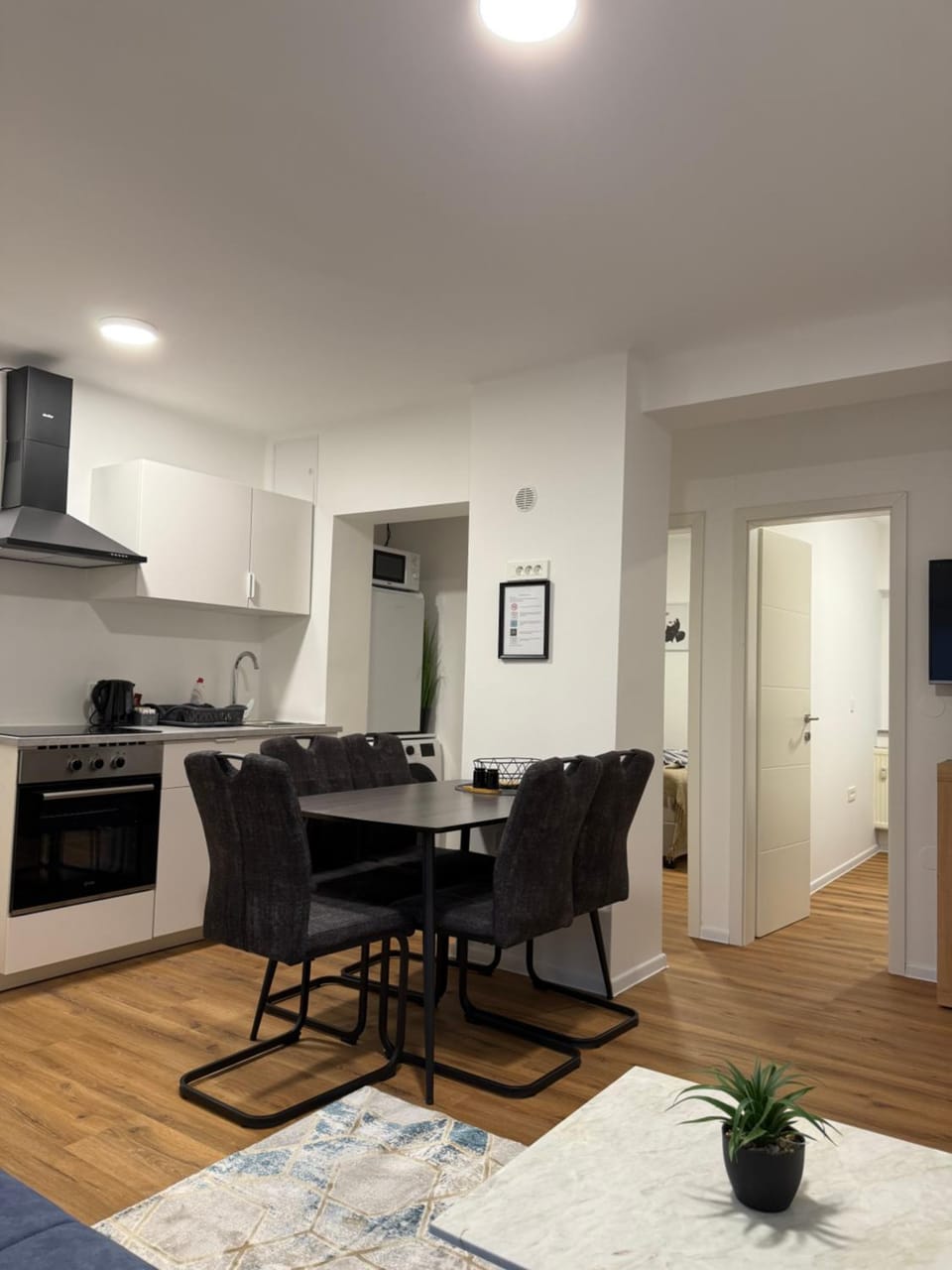 TV and multimedia, Living room, Seating area, Dining area, stove