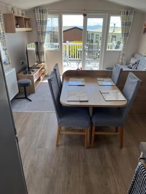 Seaview Caravan Hire Apartment in Southerness