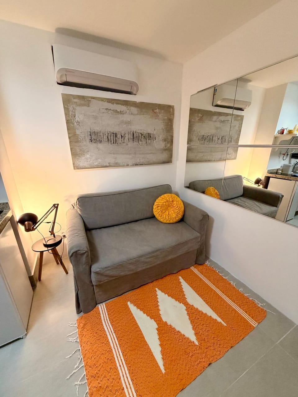 Kitchen or kitchenette, Living room, Seating area, air conditioner