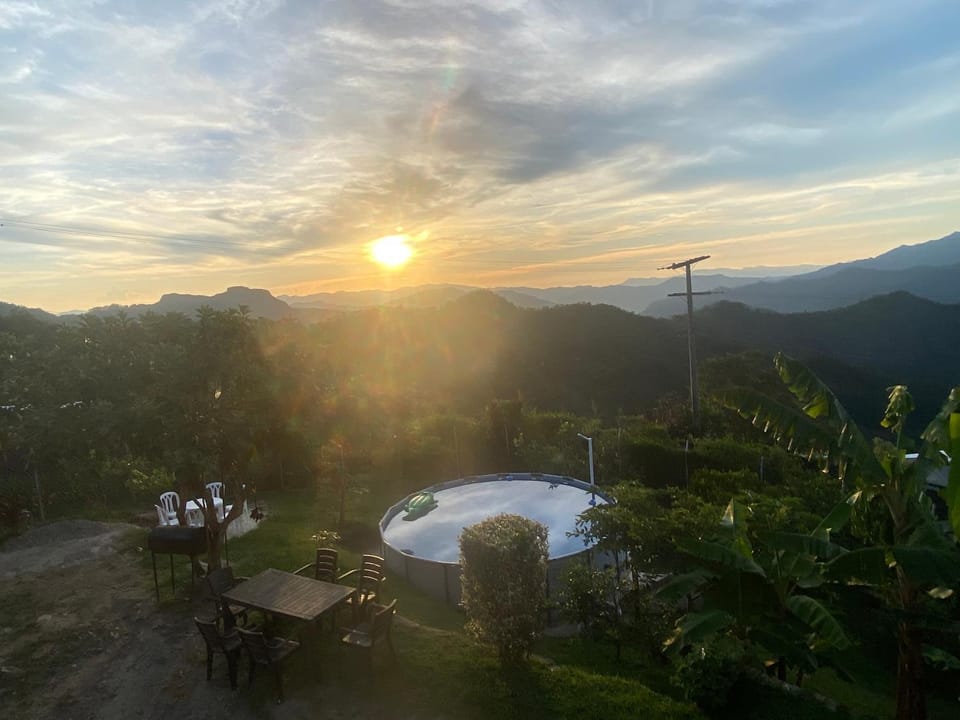 La bendición de sunnyvale cabaña campestre LA VEGA House in Cundinamarca, Colombia