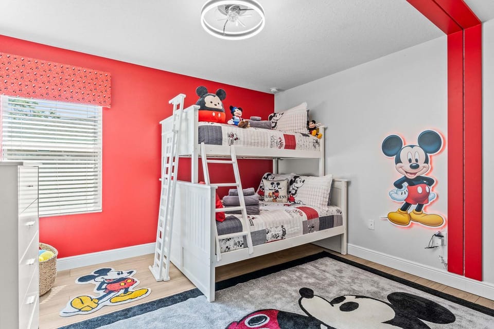 Paradise Falls Stay for 13 House in Kissimmee