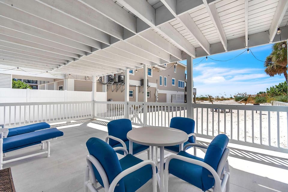 John's Pass-Time Beach Cottage #1 and #2 House in Madeira Beach