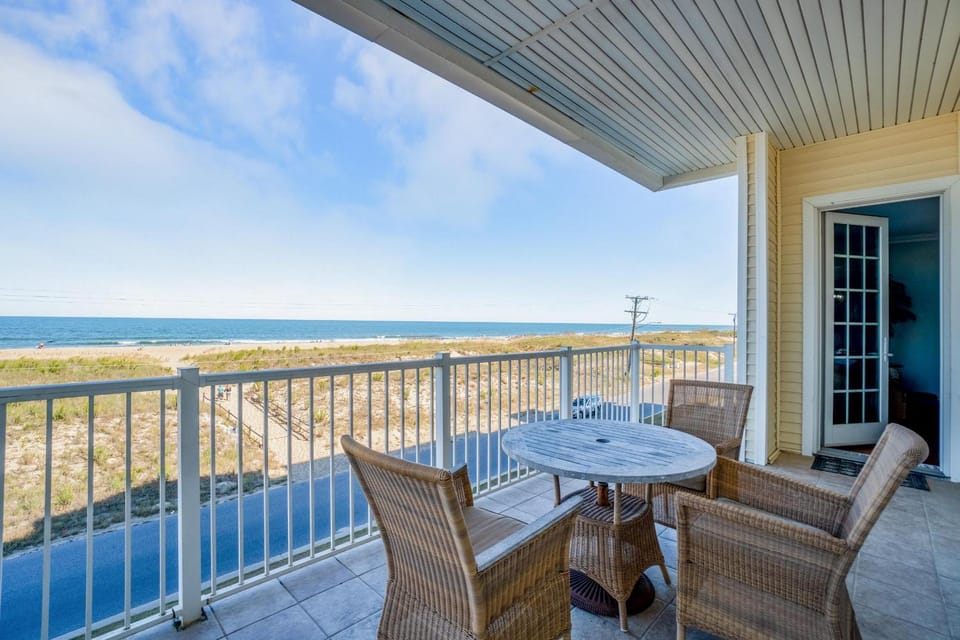 Beach Haven 213D - Oceanfront! House in Sandbridge