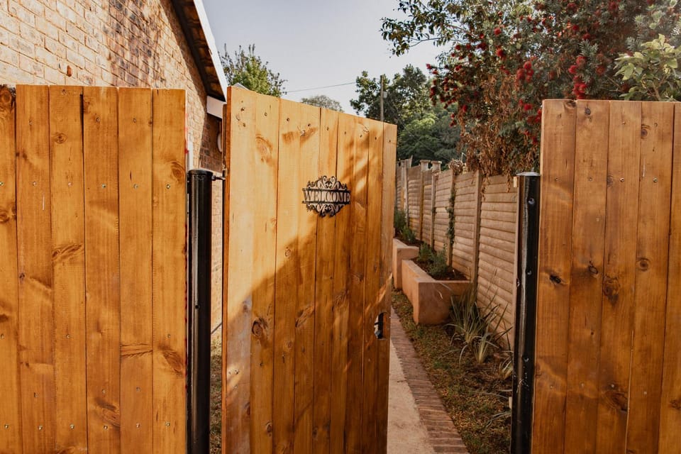 Pecan Heights Studios Apartment in KwaZulu-Natal
