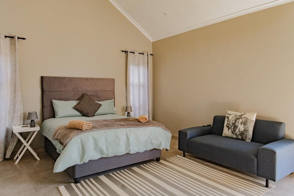 Photo of the whole room, Seating area, Bedroom