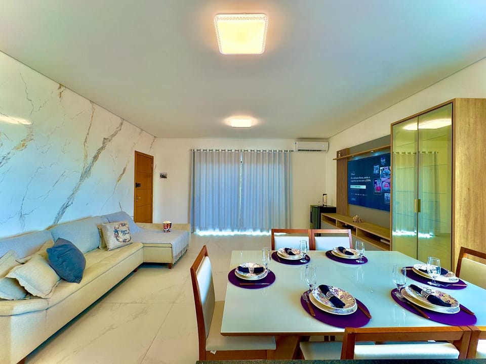 Communal lounge/ TV room, TV and multimedia, Living room, Seating area, air conditioner
