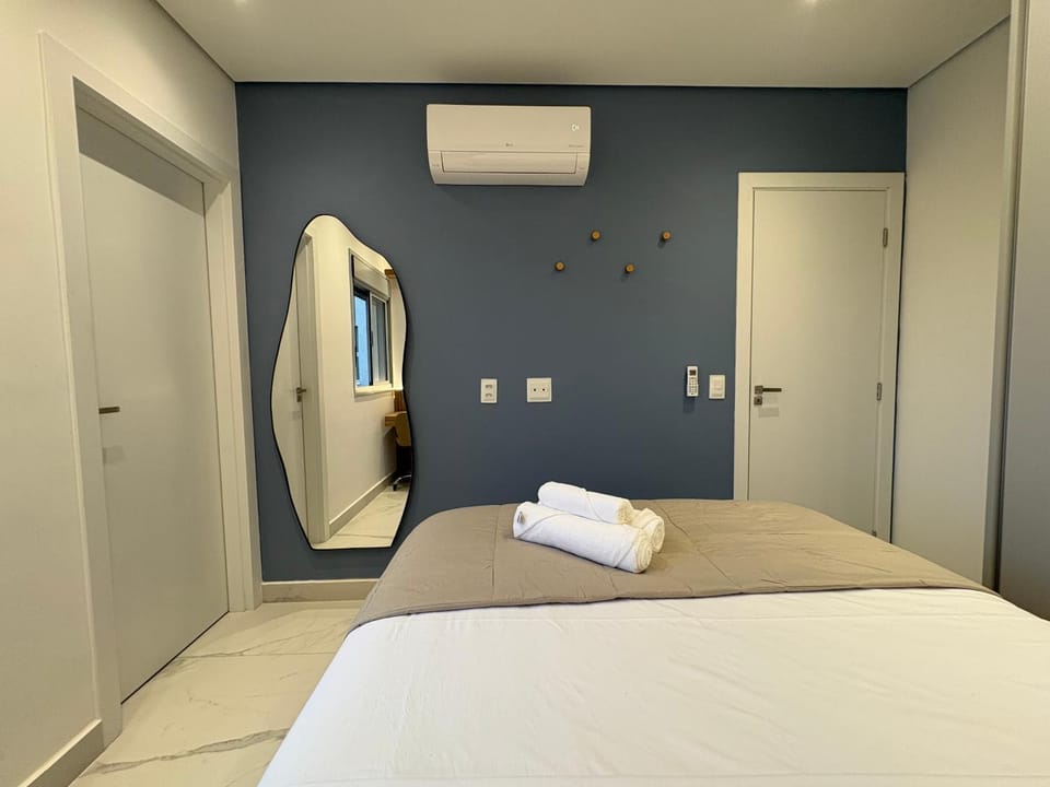 Photo of the whole room, Bedroom, air conditioner