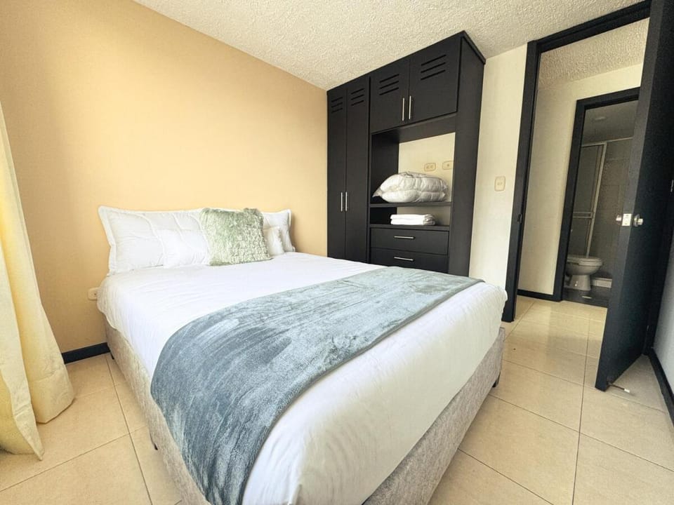 Bed, Photo of the whole room, Bedroom, wardrobe