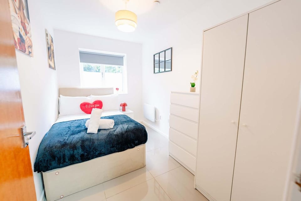 Bed, Photo of the whole room, Bedroom, towels, wardrobe