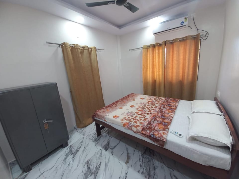 Bed, Bedroom, wardrobe, air conditioner