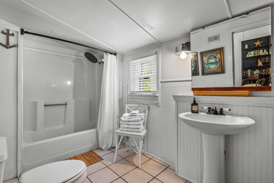 Old Carrabelle Hotel Regatta Room House in Carrabelle