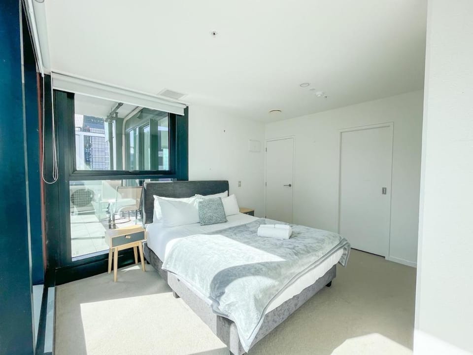 Bed, Photo of the whole room, Bedroom, towels, wardrobe