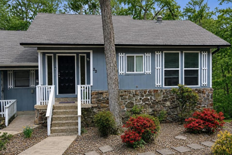 Luxury Living On Macotera Place House in Garland County