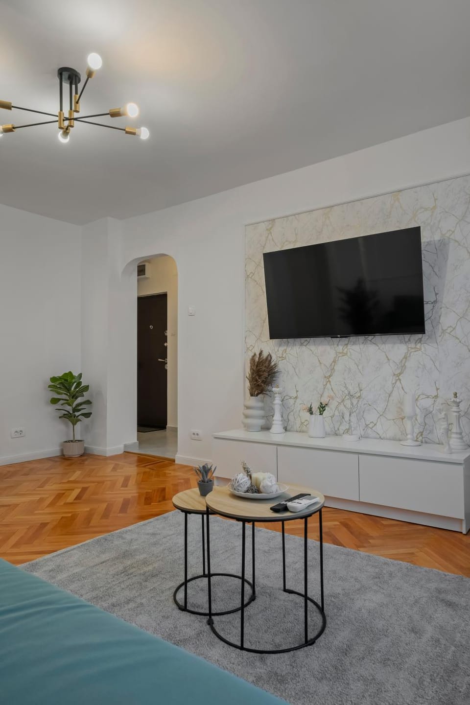 Ultracentral Metro Steps 2 Bdrm Apartment in Bucharest