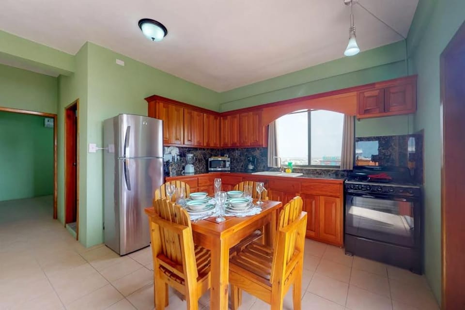 Hanna Suite #9 at Laguna Suite -Gold Standard Certified Apartment in San Pedro