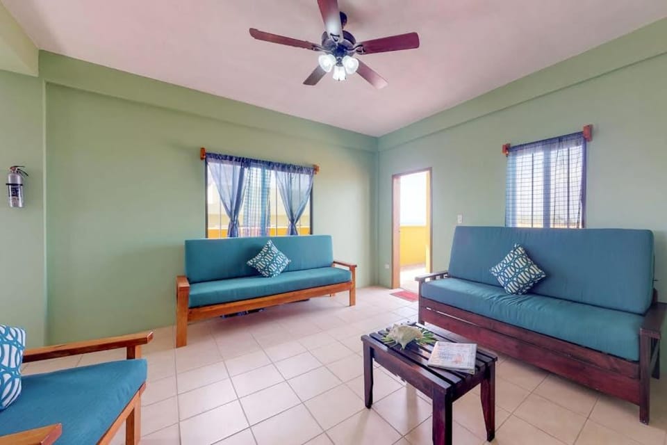 Hanna Suite #9 at Laguna Suite -Gold Standard Certified Apartment in San Pedro