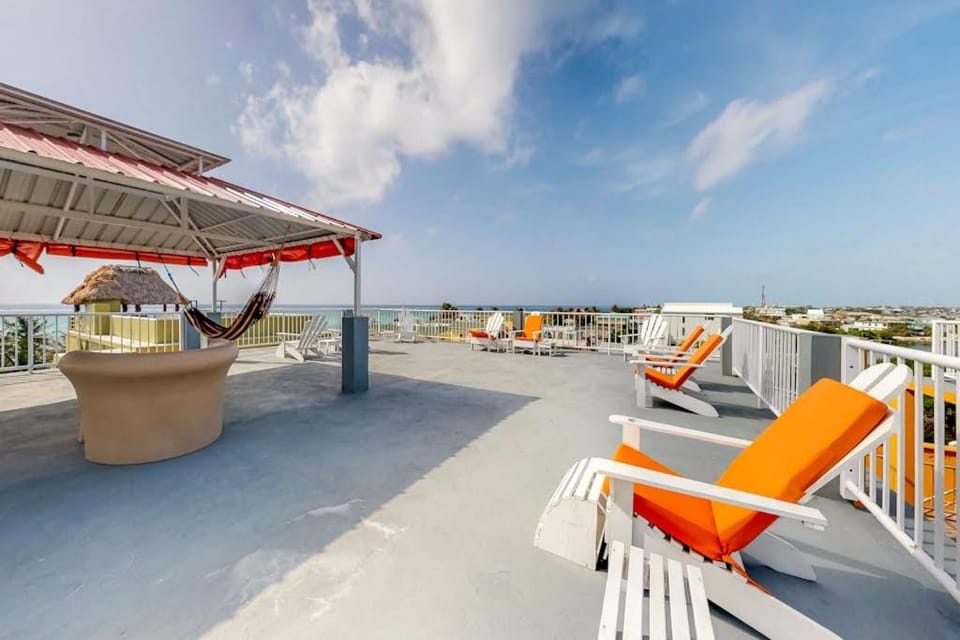 Western #6 at Laguna Suite -Gold Standard Certified Apartment in San Pedro