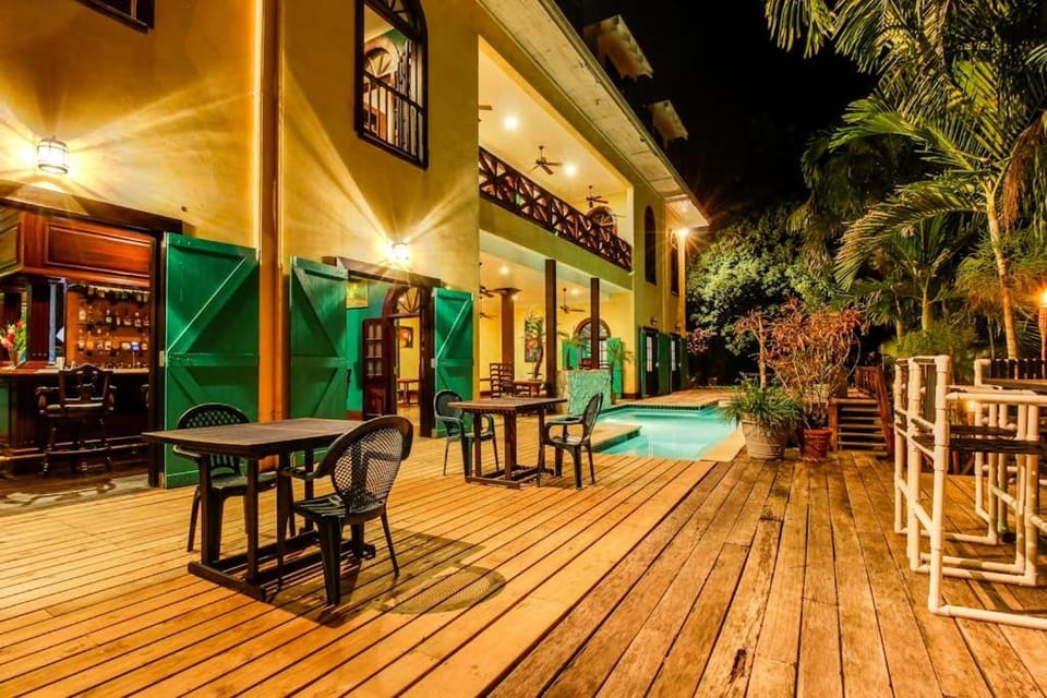 Monkey Suite at Mahogany Hall -Gold Standard Certified Inn in Cayo District