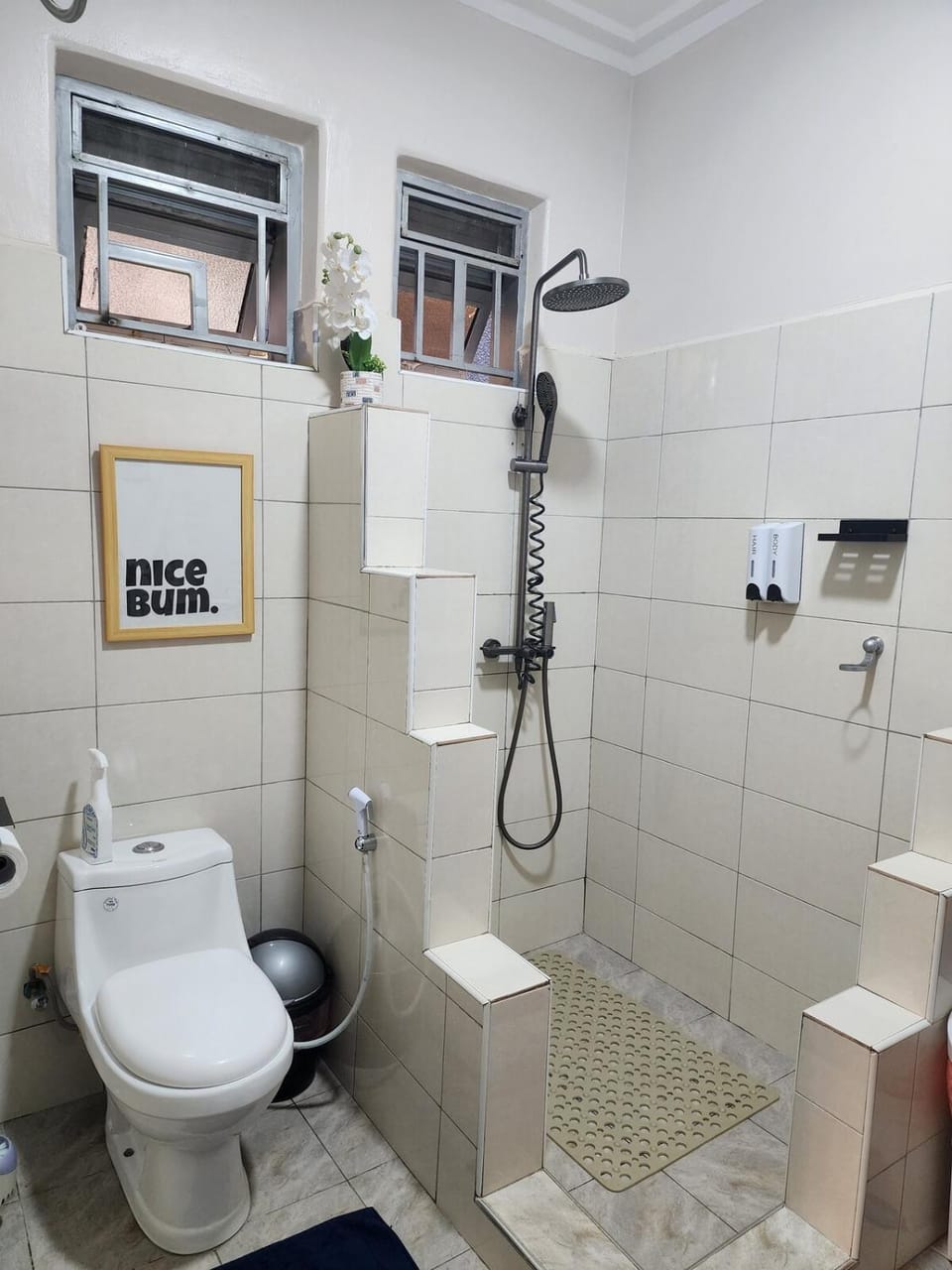 Modern Homely Spacious Apartment with Parking Apartment in Kampala