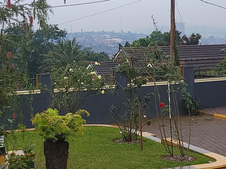 Modern Homely Spacious Apartment with Parking Apartment in Kampala
