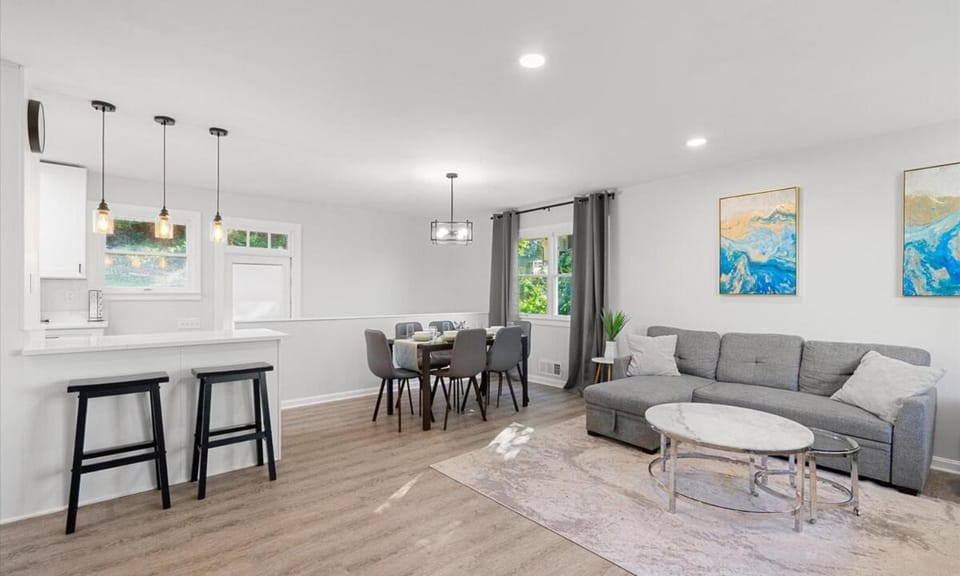 Upscale Old Town Views 3BD Lux House in Alexandria