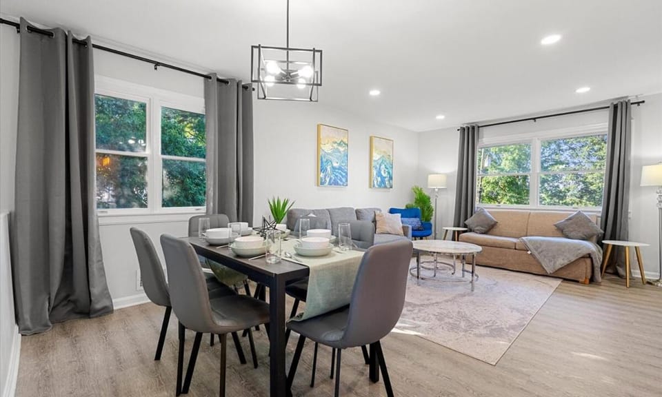 Upscale Old Town Views 3BD Lux House in Alexandria