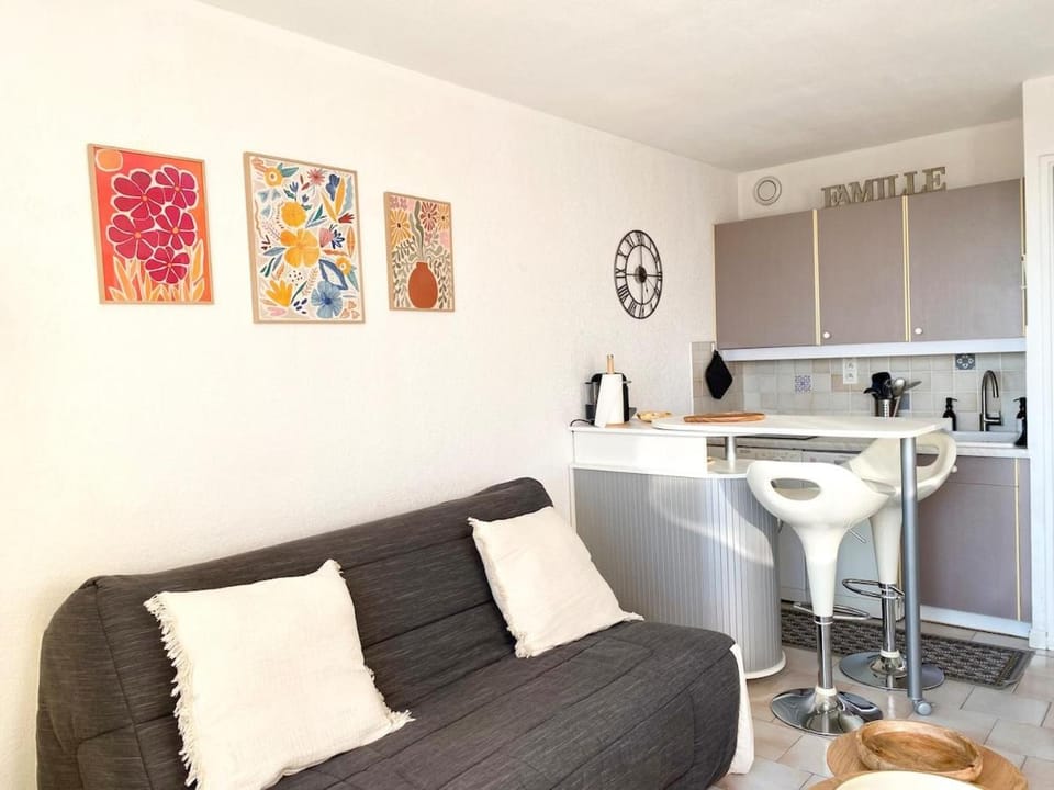 Appartement Carqueiranne VUE MER Apartment in Hyères