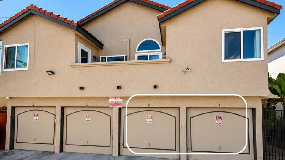 Walk to beach Great location Villa House in Pacific Beach