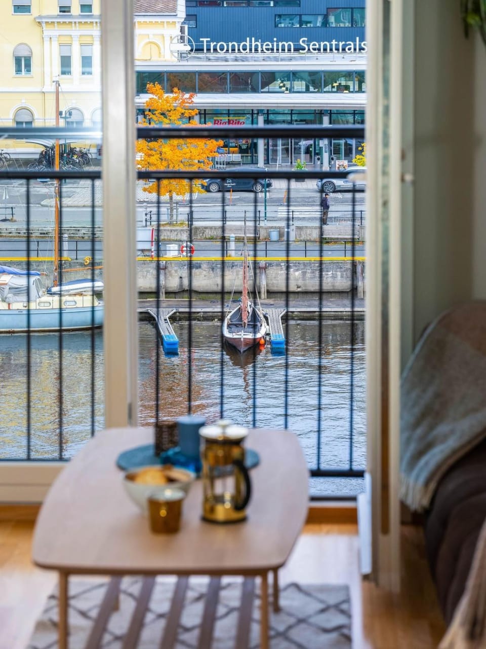 Balcony/Terrace, Living room, River view