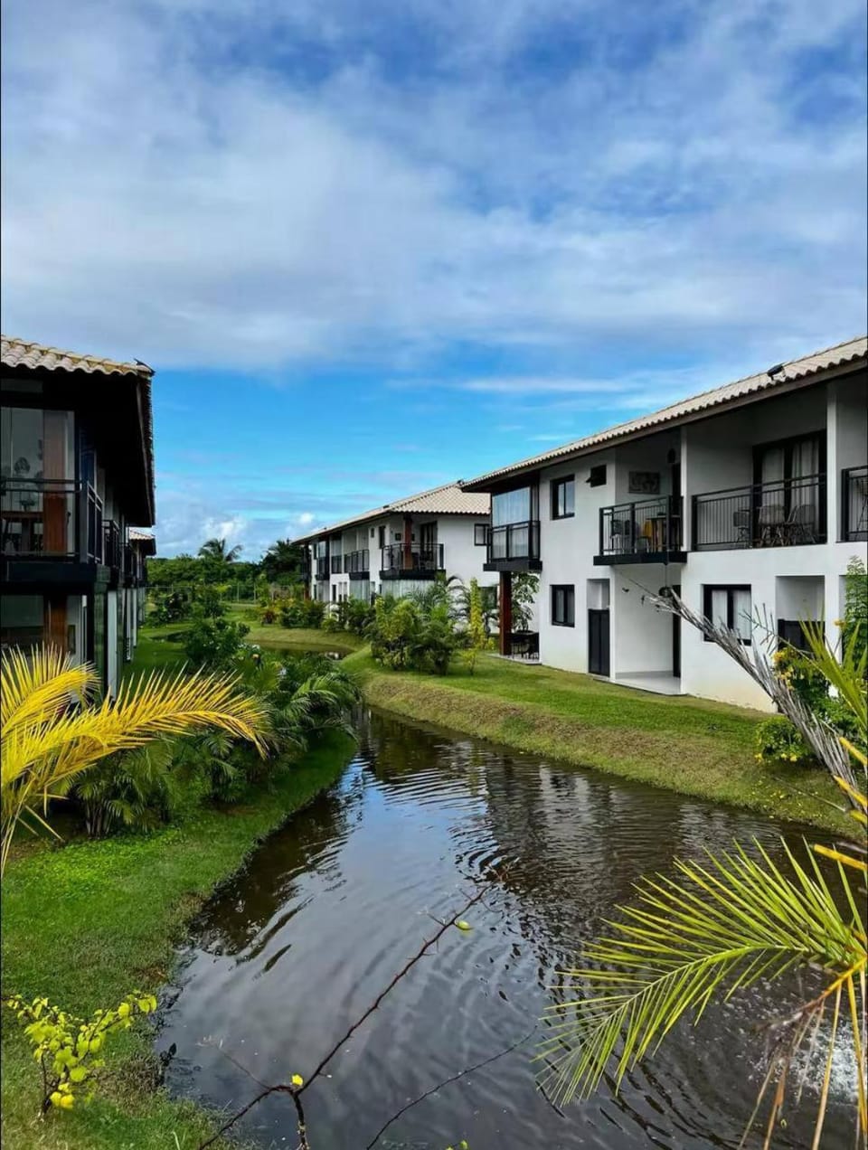 Property building, Natural landscape, Garden, Garden view, Lake view