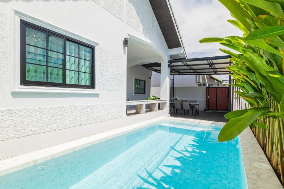Villa Joanna, minutes from the Beach and City House in Pattaya City