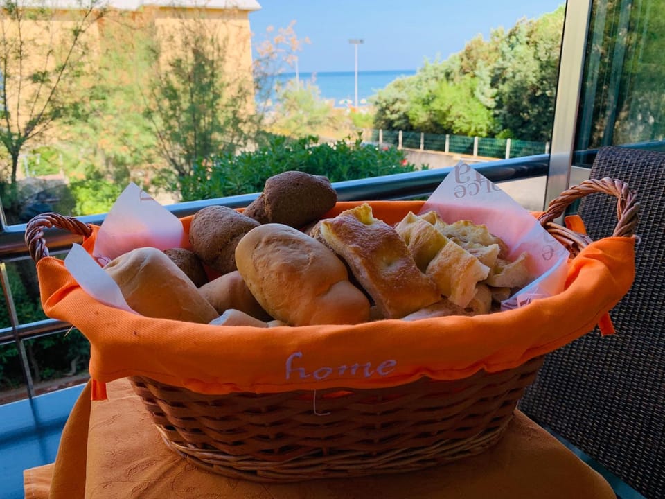 Food and drinks, Food, Breakfast